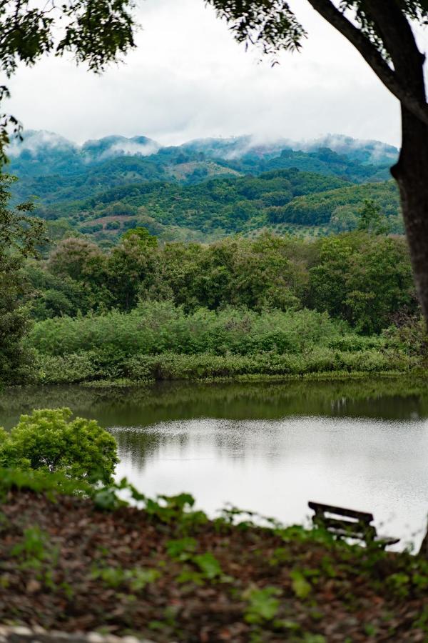 Nan Waterside Hong Bon Nern B&B 외부 사진