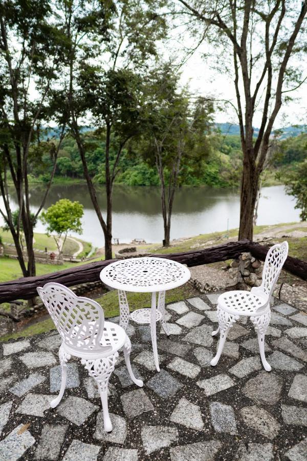 Nan Waterside Hong Bon Nern B&B 외부 사진